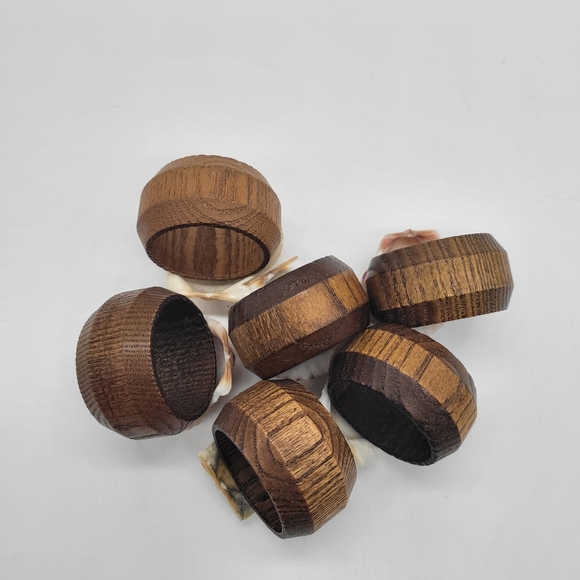 Vintage set of 6 Seashell/Wood Cloth Napkin Rings - Picture 3 of 7